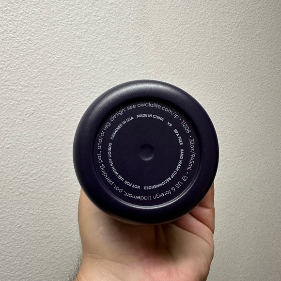 Owala Freesip Stainless Steel 32oz Water Bottle Whole Foods Exclusive Navy Berry - Picture 8 of 8